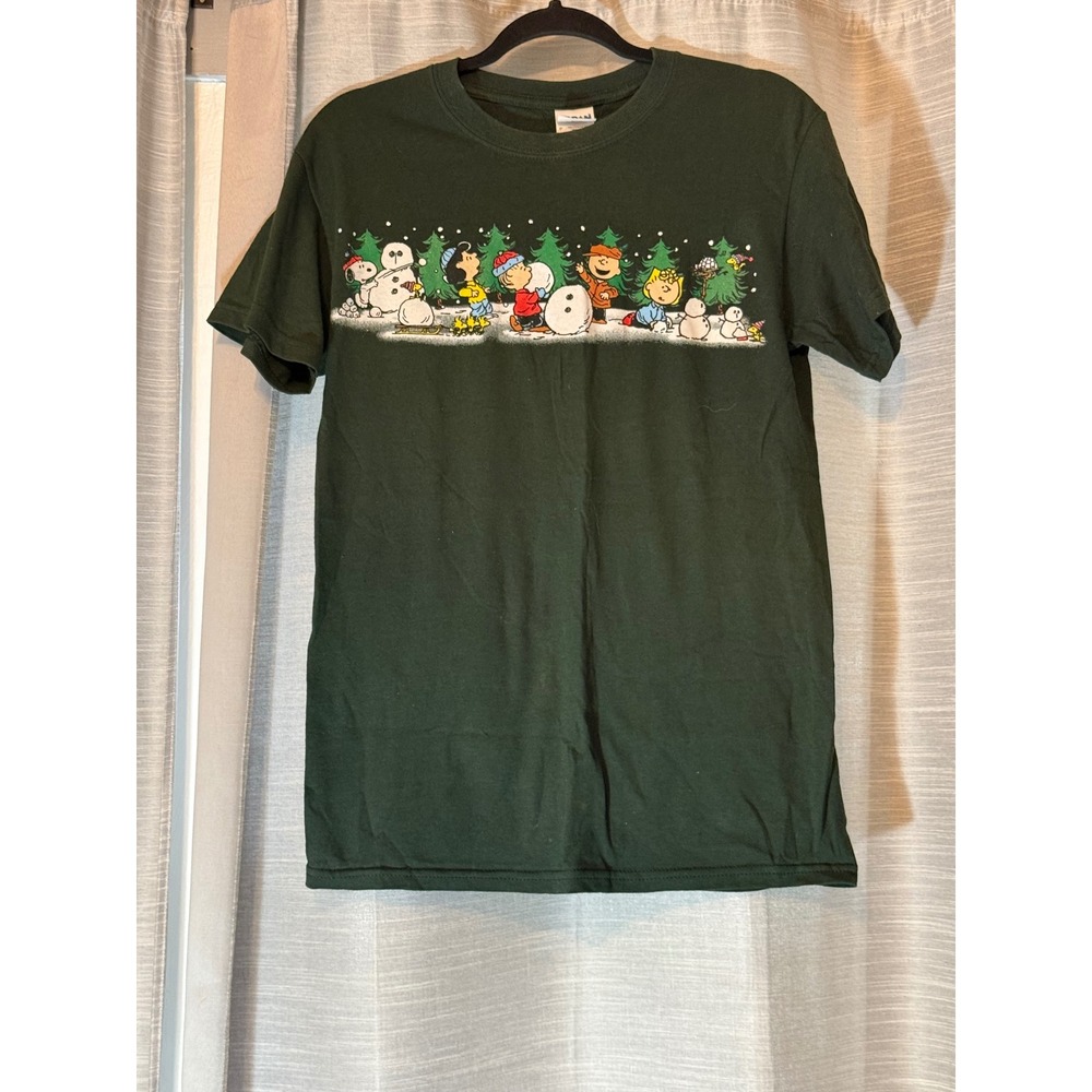 Vintage Peanuts Christmas Graphic Tee Charlie Brown, Snoopy & Friends Sz S EUC